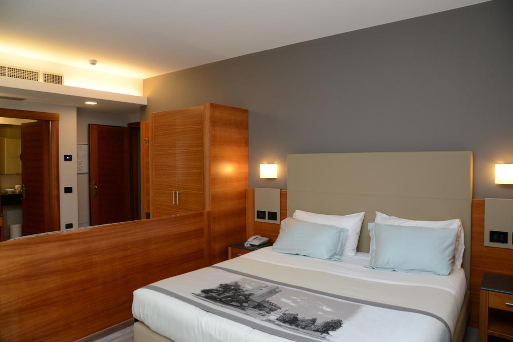 Albergo Roma, BW Signature Collection Кастелфранко Венето Екстериор снимка
